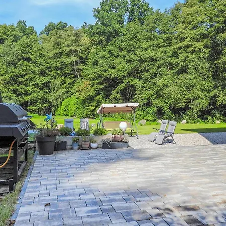 6 Bedroom Beautiful In Casa de Férias Sianow