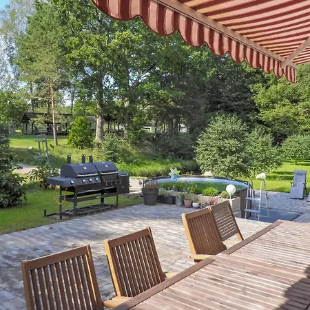 Hébergement de vacances 6 Bedroom Beautiful In Sianow