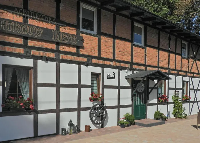 6 Bedroom Beautiful In Сasa de vacaciones Sianow